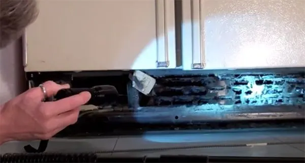 clean refrigerator coils