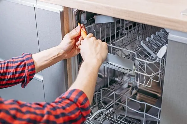 dishwasher door won't close
